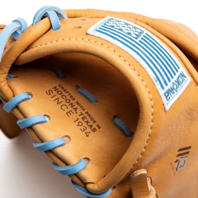 Youth Ballgloves deliver a precise, comfortable fit with smaller wrist openings and narrow finger stalls—premium performance trusted by travel ball players everywhere.